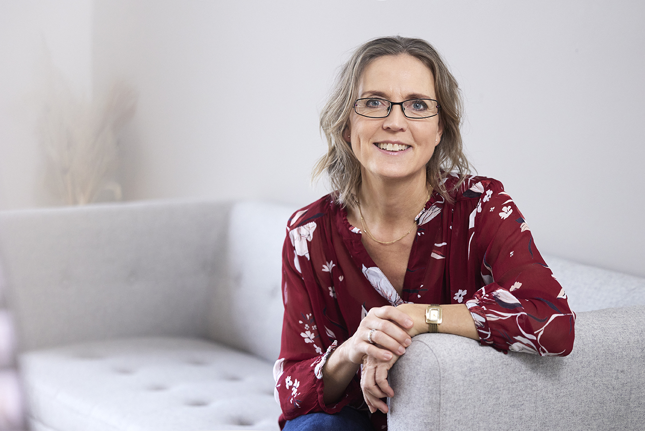 lise-johannesen-psykolog-top-red